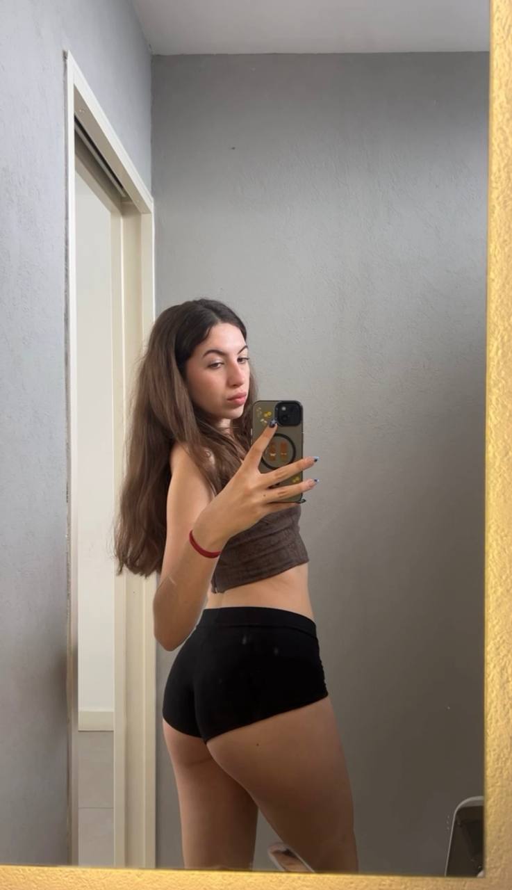 Amber in her underwear in Klang