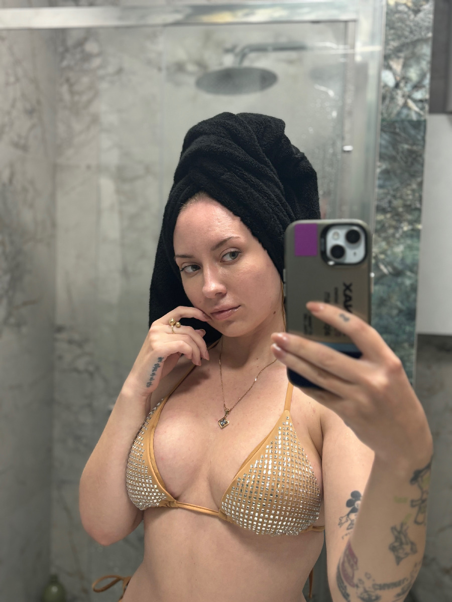 Nude girl KateV in Klang