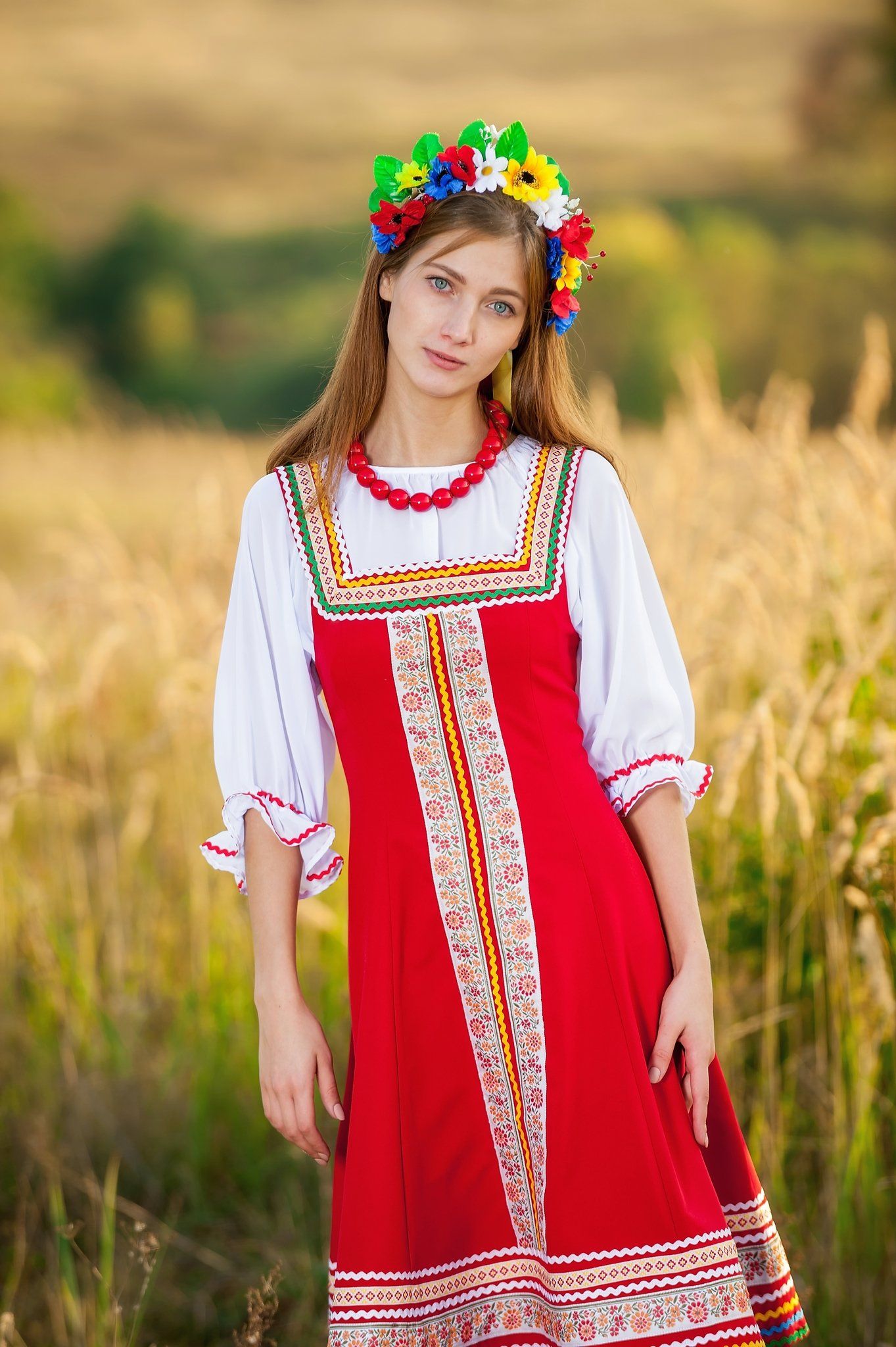 Women in Slavic costumes in Klang — step in, relax, and chat live