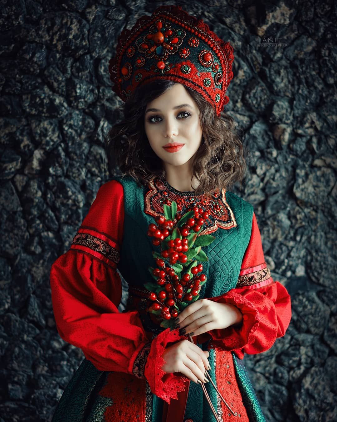 Nude girl Women in Slavic costumes in Klang