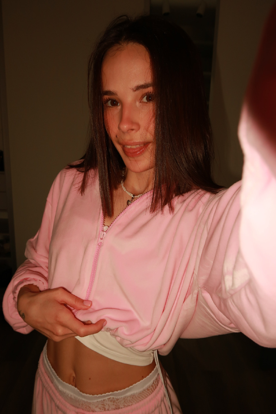 Tina brings the glow — live moments in Klang